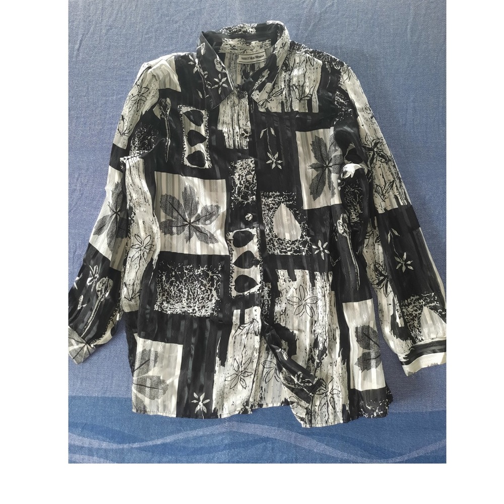 August Max Woman Black White Abstract Floral Shadow Stripe Button Down Blouse